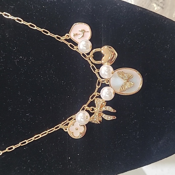 🔹️House of Harlow 🔹️1960 Gold Charm Glass Pearl 17" Butterfly Pendant Necklace - Picture 10 of 11
